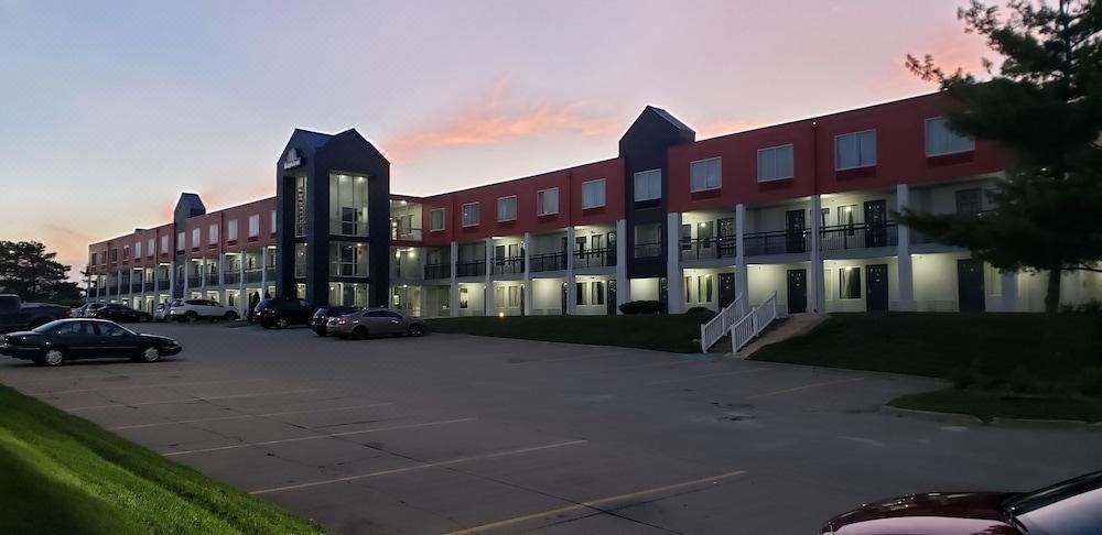 Photo of Buildings in Clive