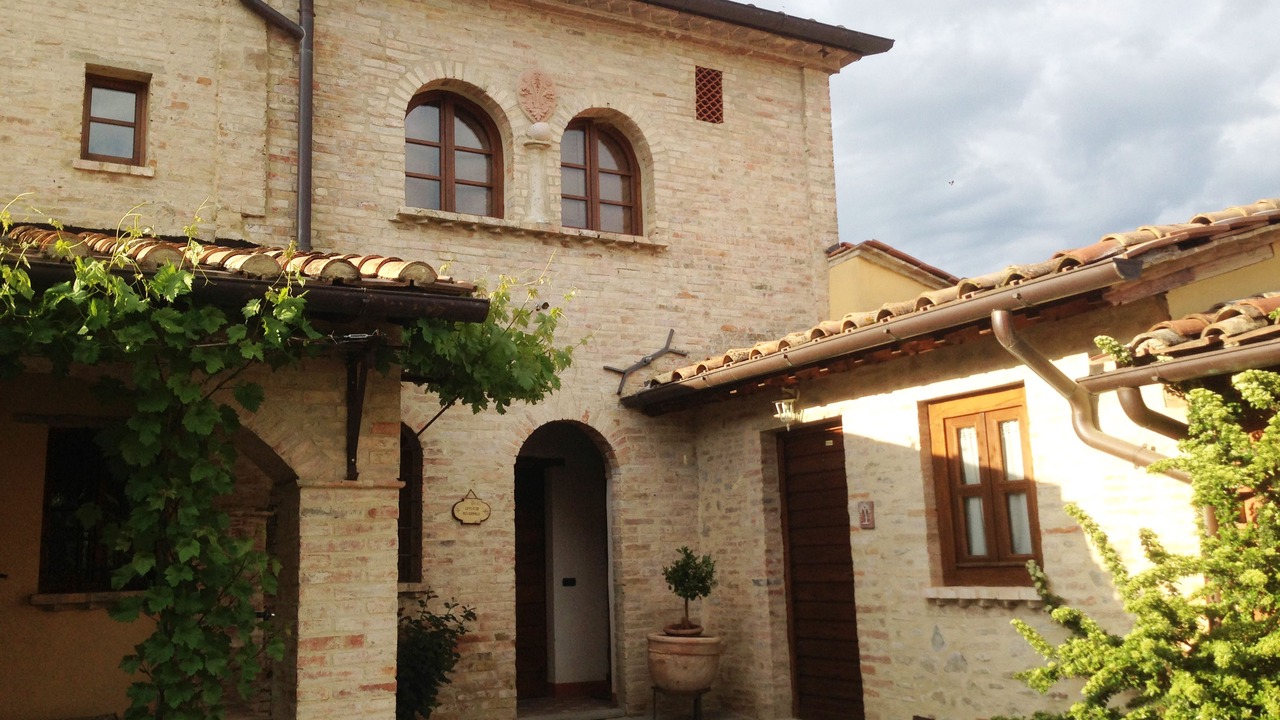 Photo of Buildings in Piosina