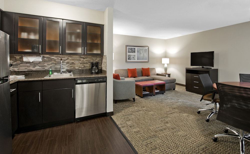 Photo of Livingroom in Ballantyne