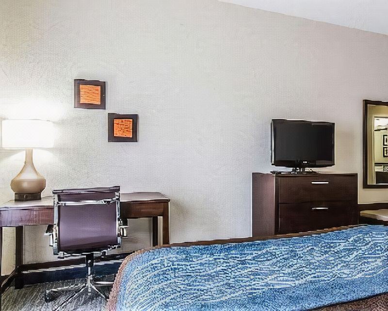 Photo of Bedroom in Sullivan