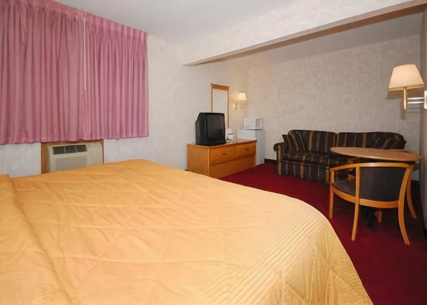 Photo of Bedroom in Boonville
