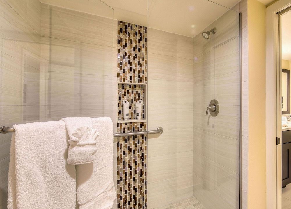 Photo of Bathroom in Park Shore