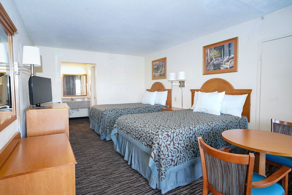 Photo of Livingroom in Lake City