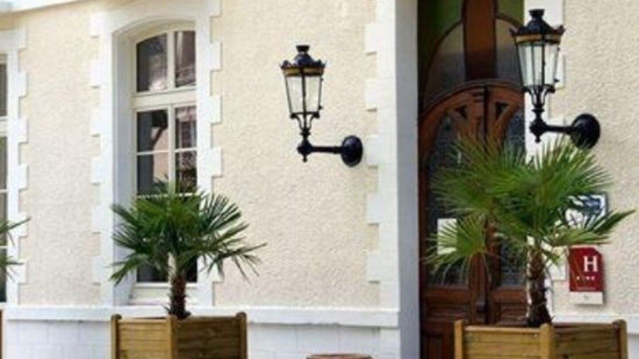 Photo of Buildings in Cour-Cheverny