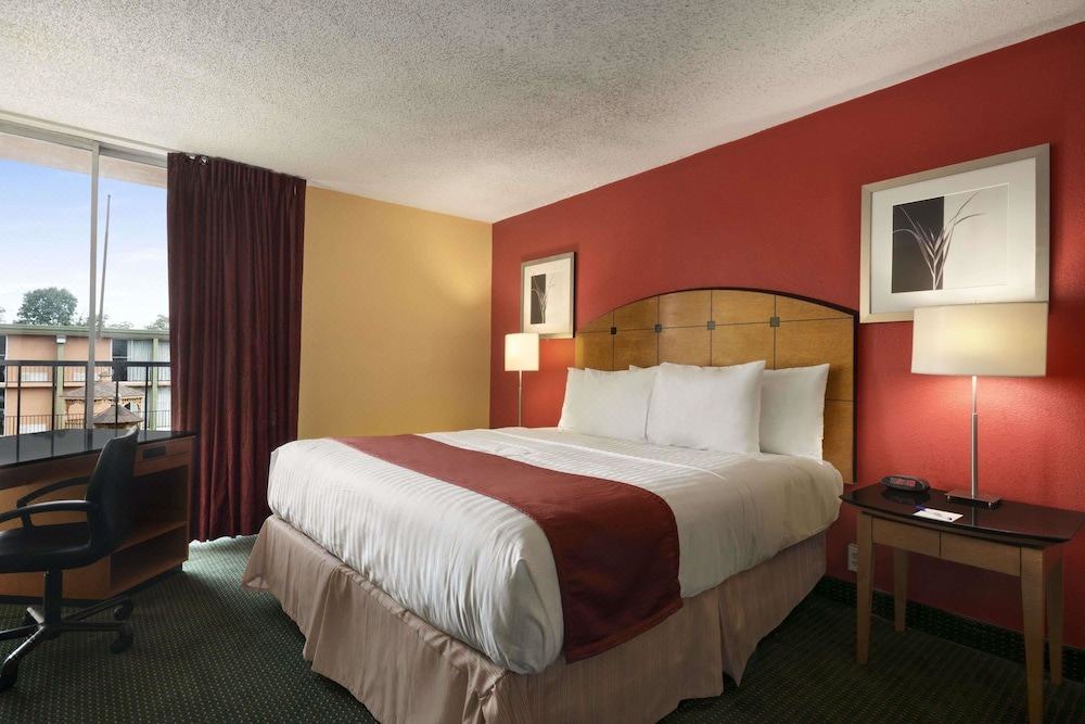 Photo of Bedroom in Salem