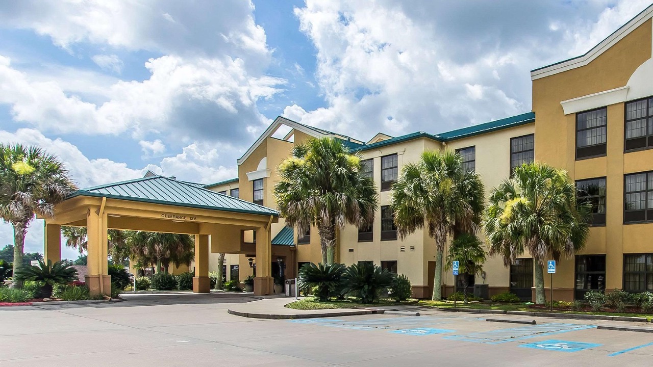 Photo of Buildings in New Iberia