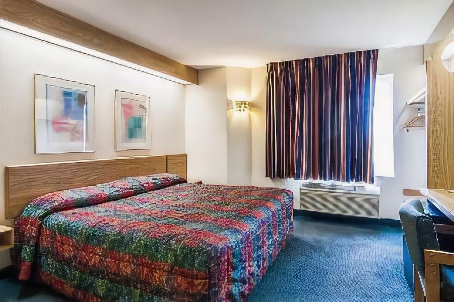 Photo of Bedroom in Salem
