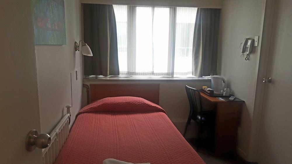 Photo of Bedroom in Newton