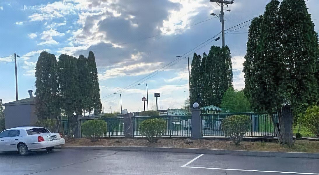 Photo of Buildings in Cave City