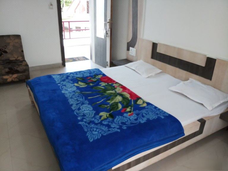 Photo of Bedroom in Pachmarhi