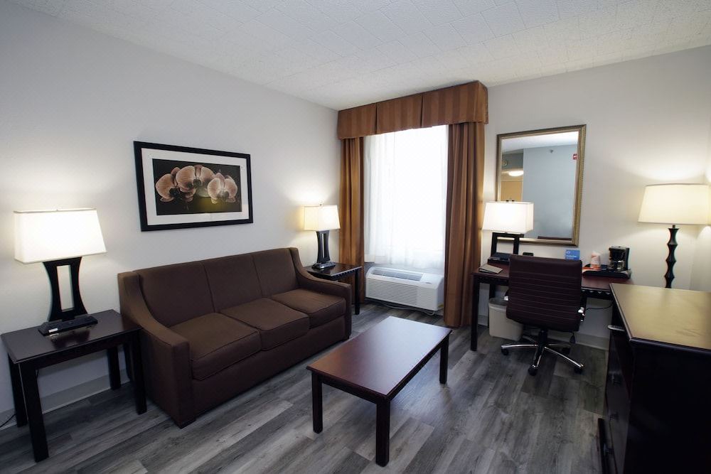 Photo of Livingroom in Paramus