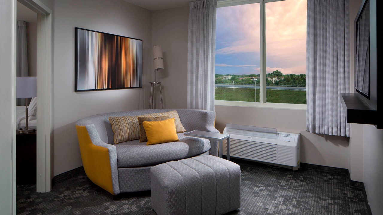 Photo of Livingroom in Downtown