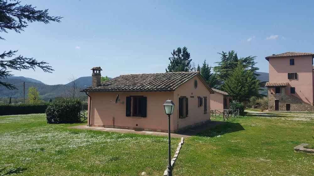 Photo of Buildings in Montelovesco