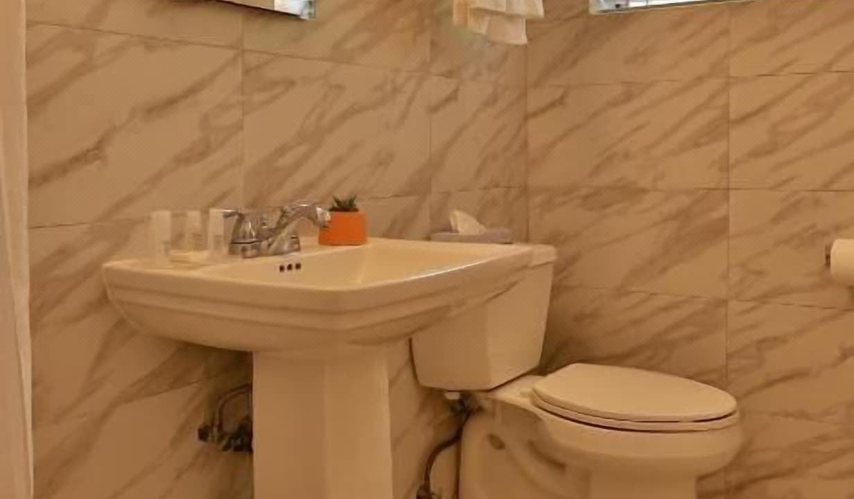 Photo of Bathroom in Galt Mile