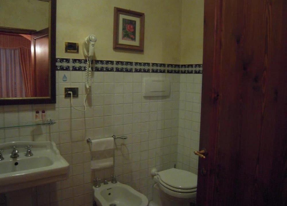 Photo of Bathroom in San Gimignano City Centre