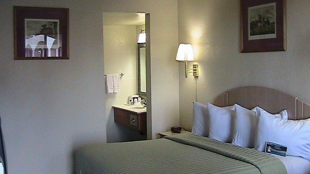 Photo of Bedroom in Holbrook