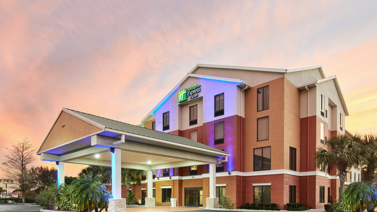 Photo of Buildings in Port Richey