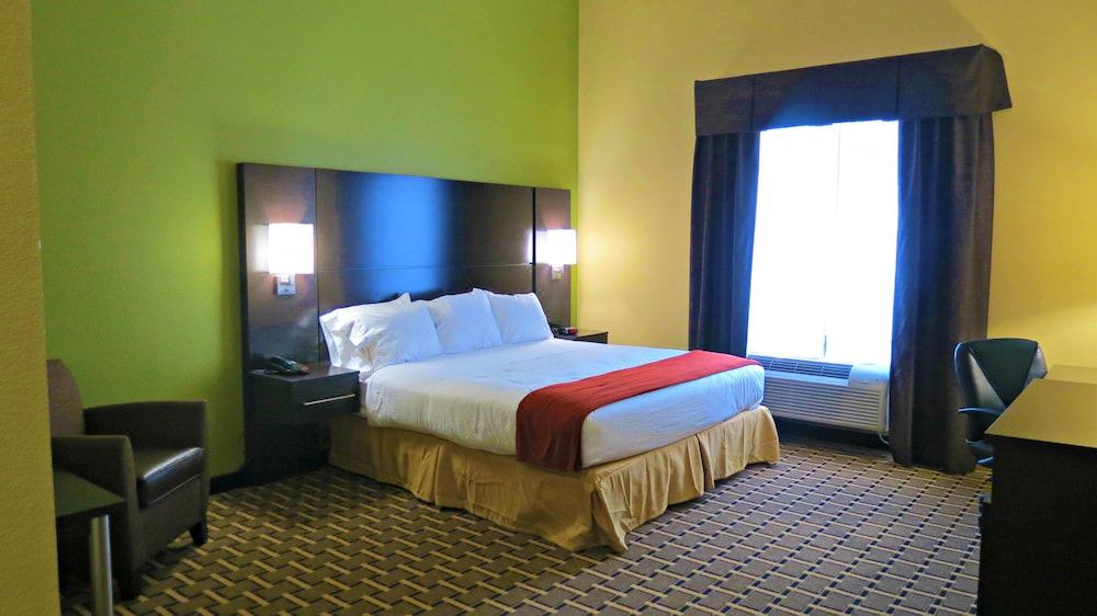 Photo of Bedroom in Cross Lanes
