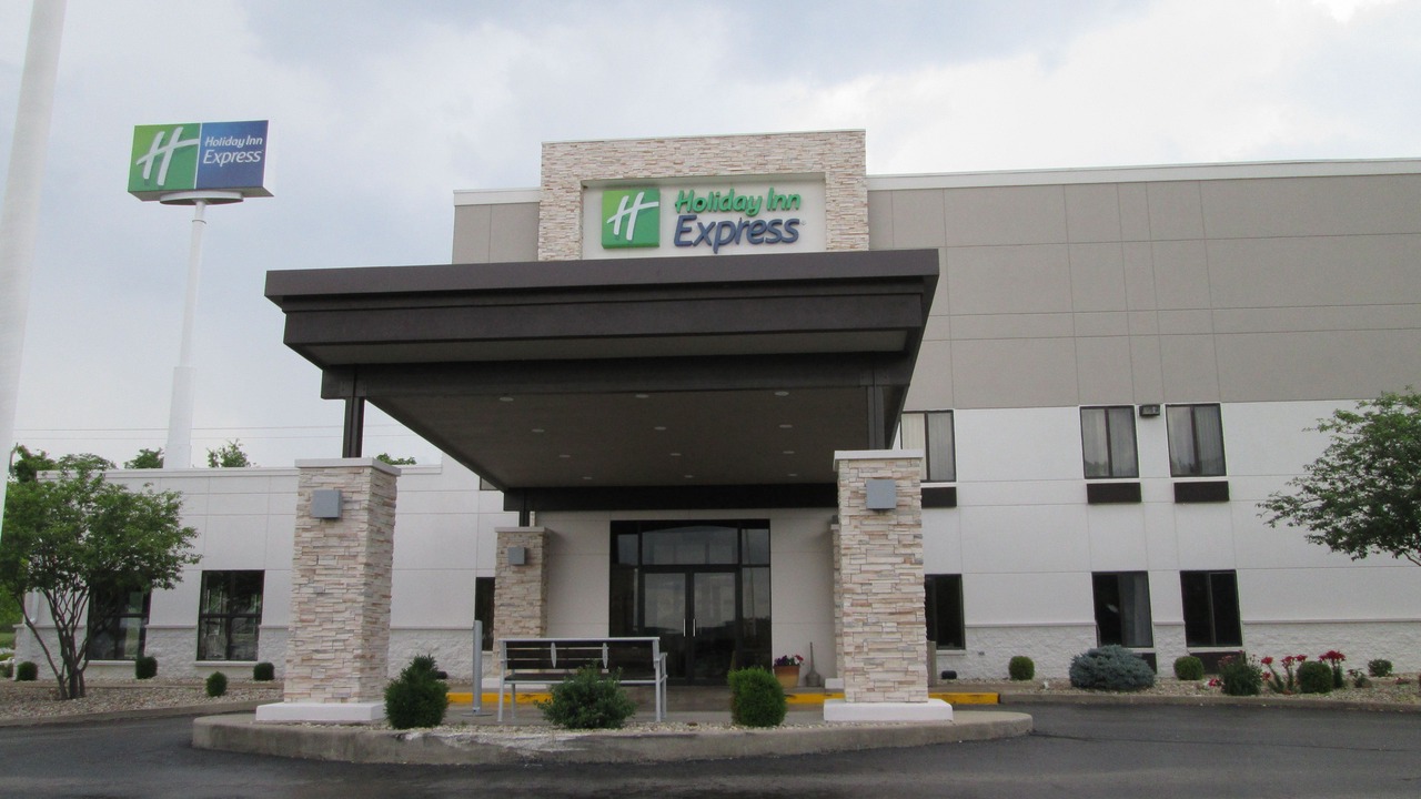 Photo of Buildings in Cloverdale