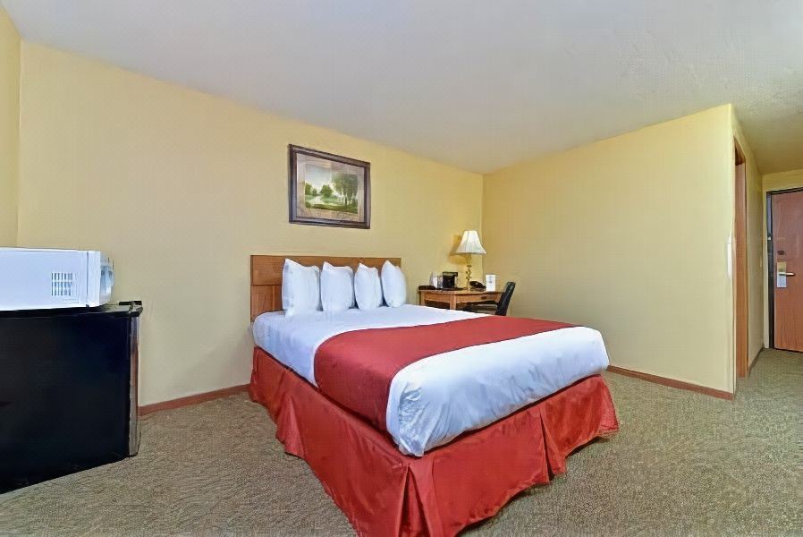 Photo of Bedroom in Northeast Entrance Badlands