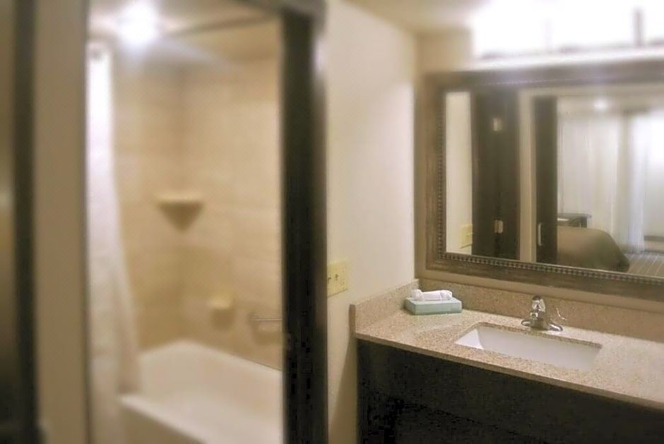 Photo of Bathroom in Kutzky Park
