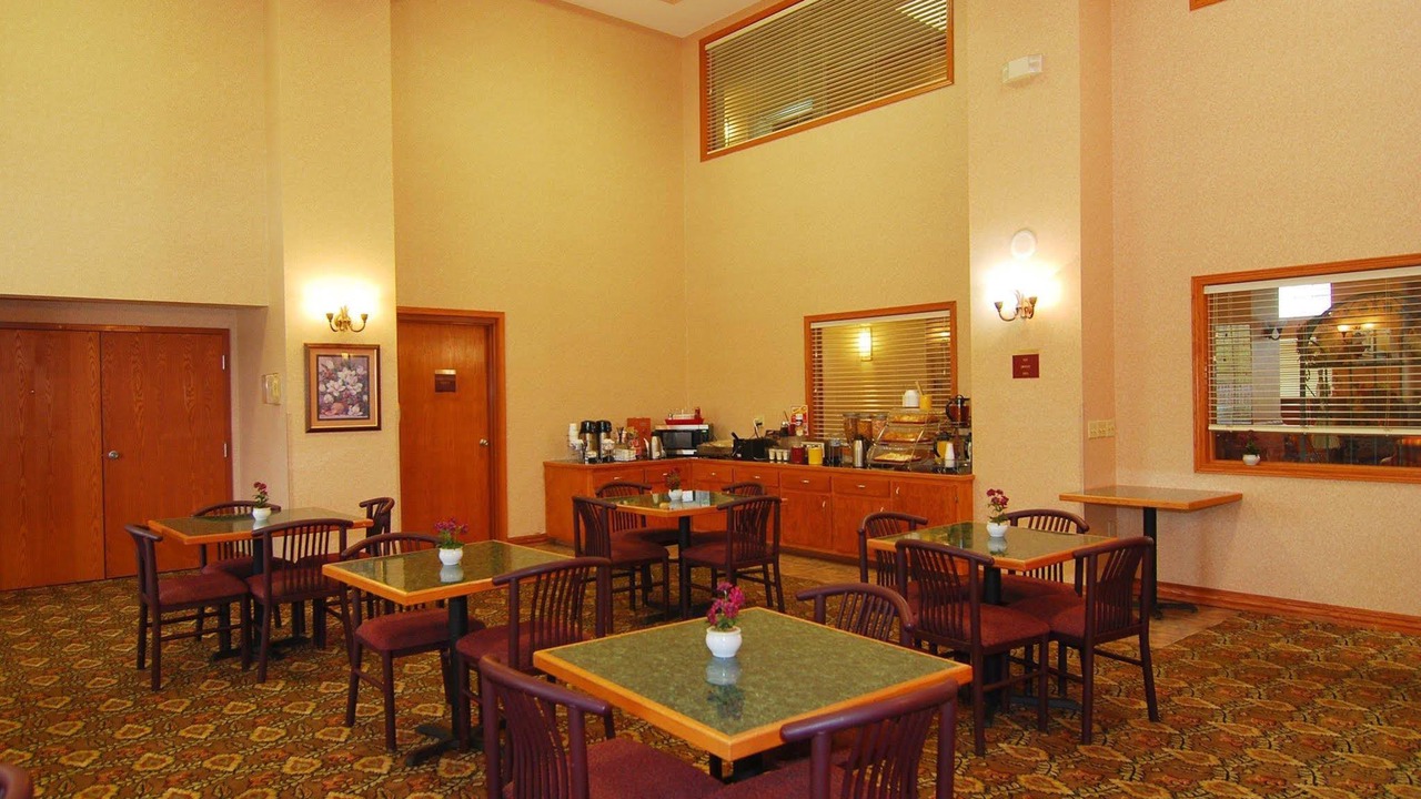 Photo of Livingroom in Locust Grove
