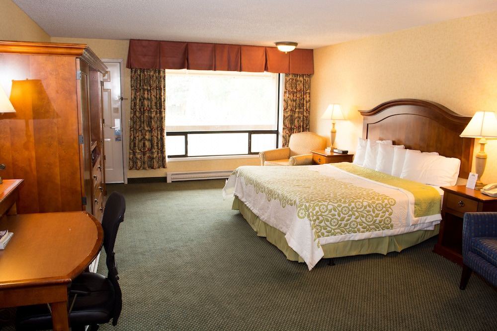 Photo of Bedroom in Klamath Falls