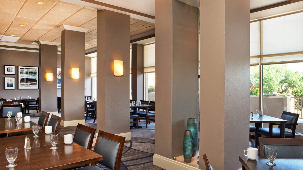 Photo of Livingroom in Country Club Plaza Area