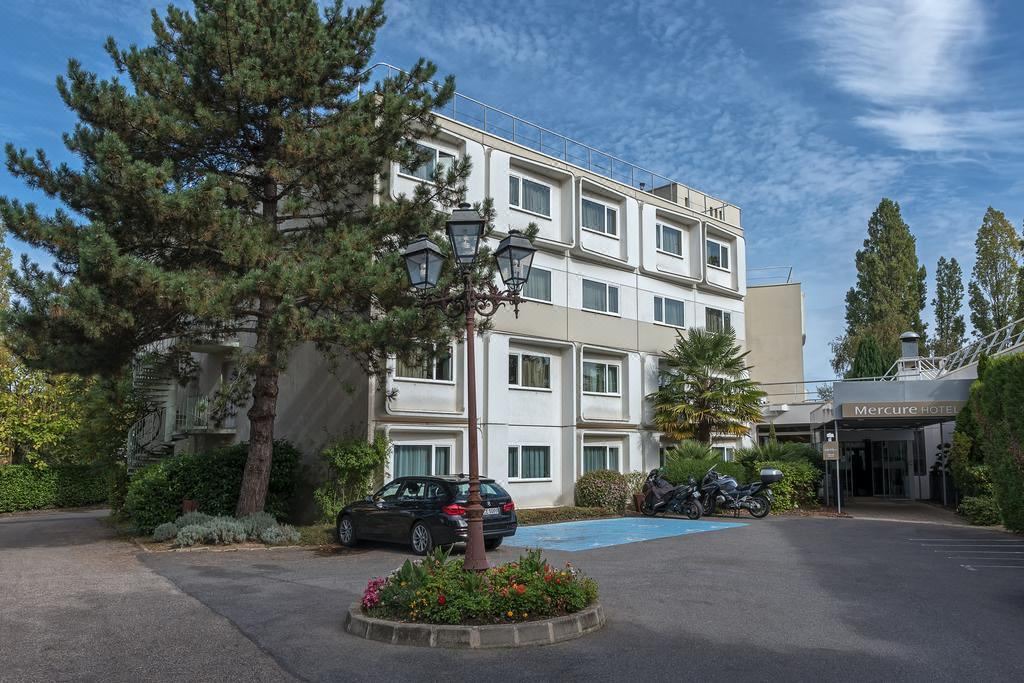 Photo of Buildings in Les Ulis