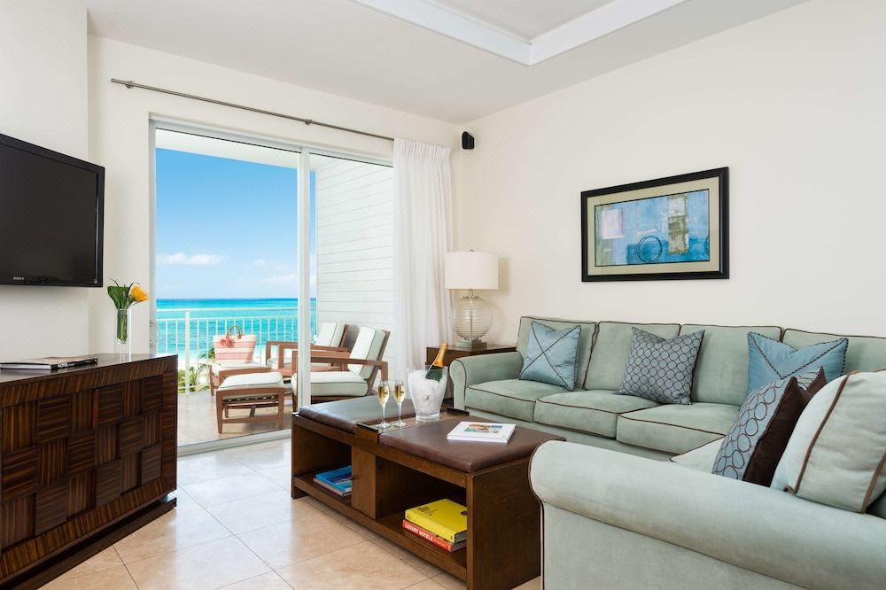Photo of Livingroom in Grace Bay West
