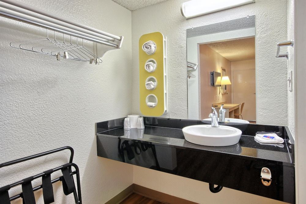 Photo of Bathroom in Raisin