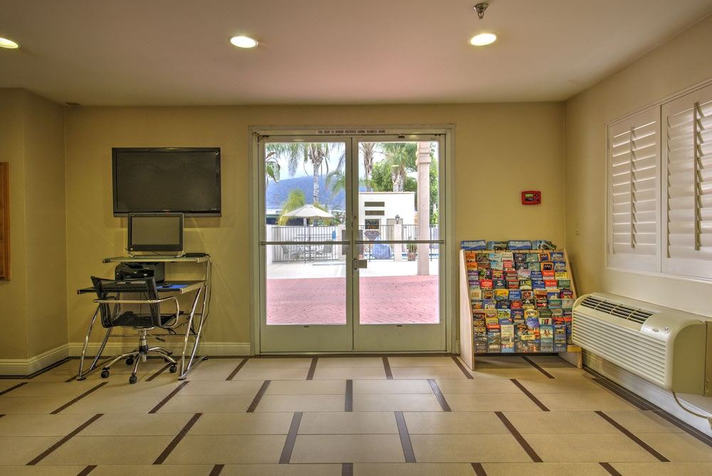 Photo of Livingroom in Burbank