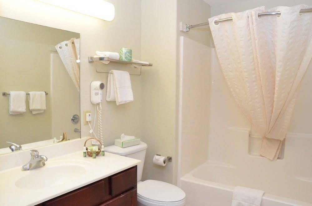 Photo of Bathroom in St. Robert