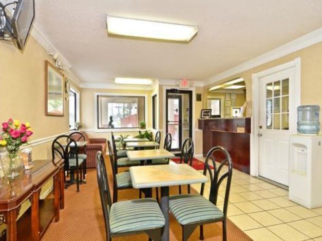 Photo of Livingroom in Richmond Hill