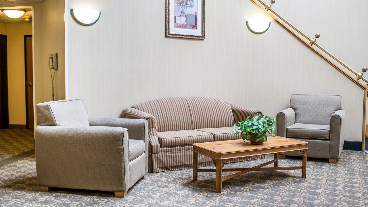 Photo of Livingroom in Elyria