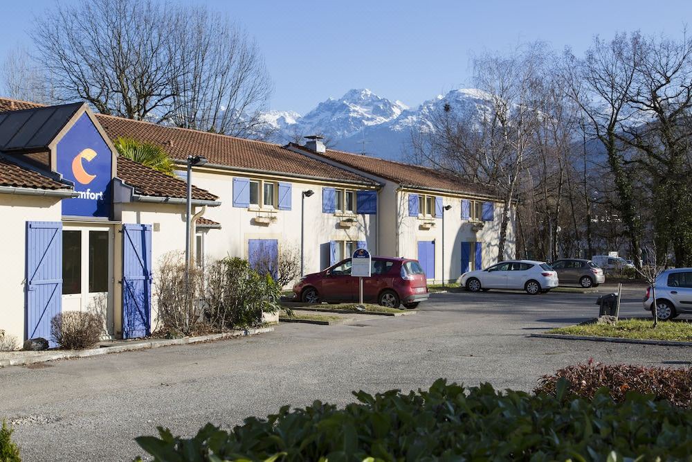 Photo of Buildings in Meylan