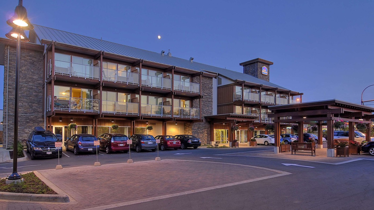 Photo of Buildings in Courtenay