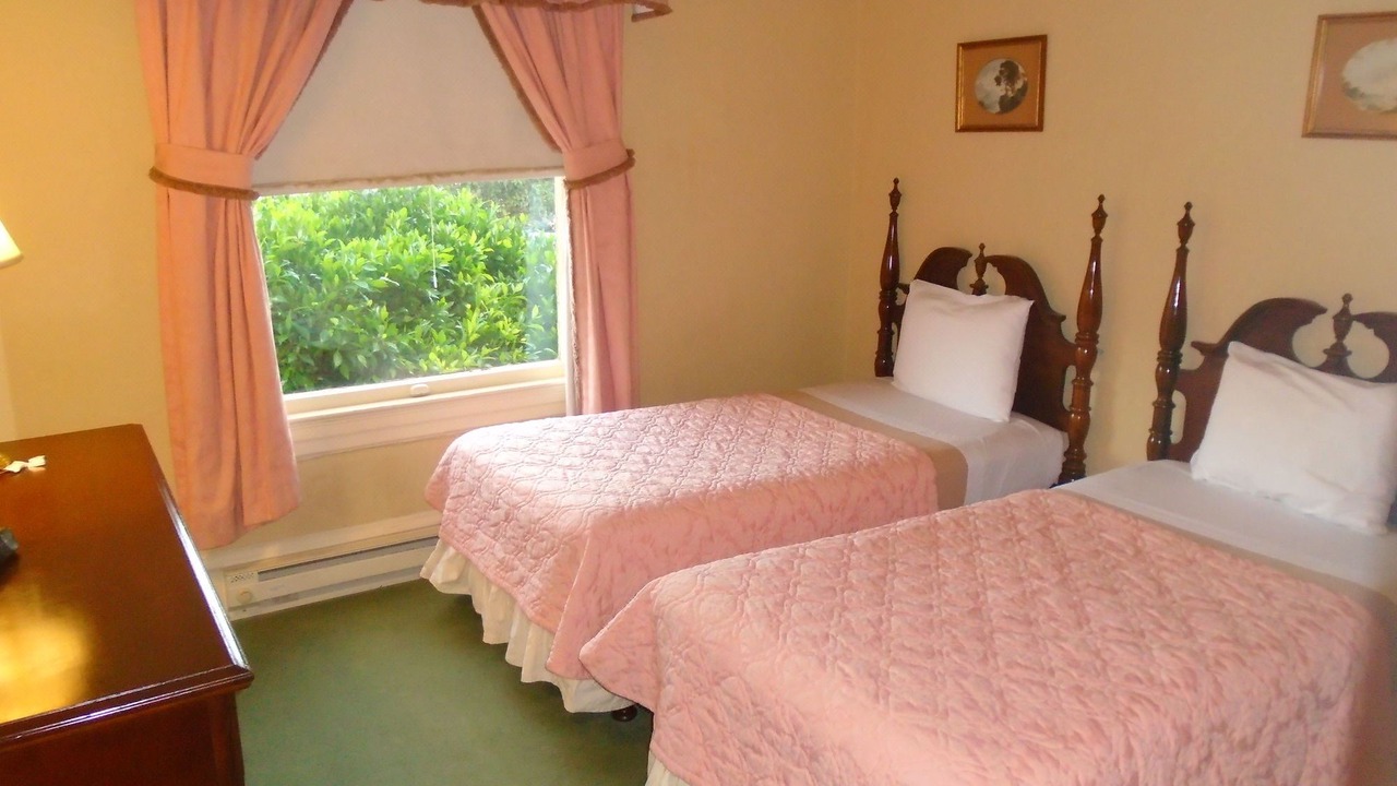Photo of Bedroom in Cole Valley