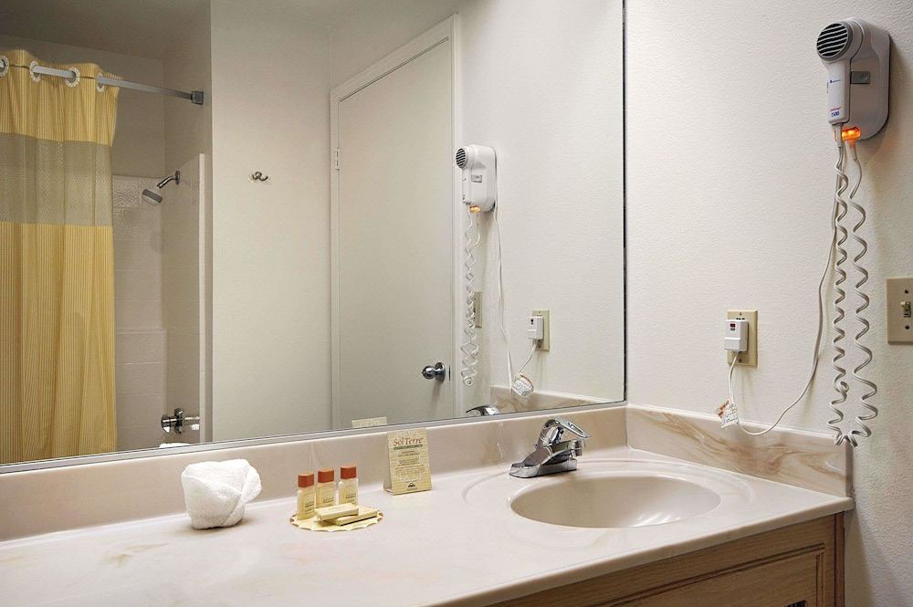Photo of Bathroom in La Sierra