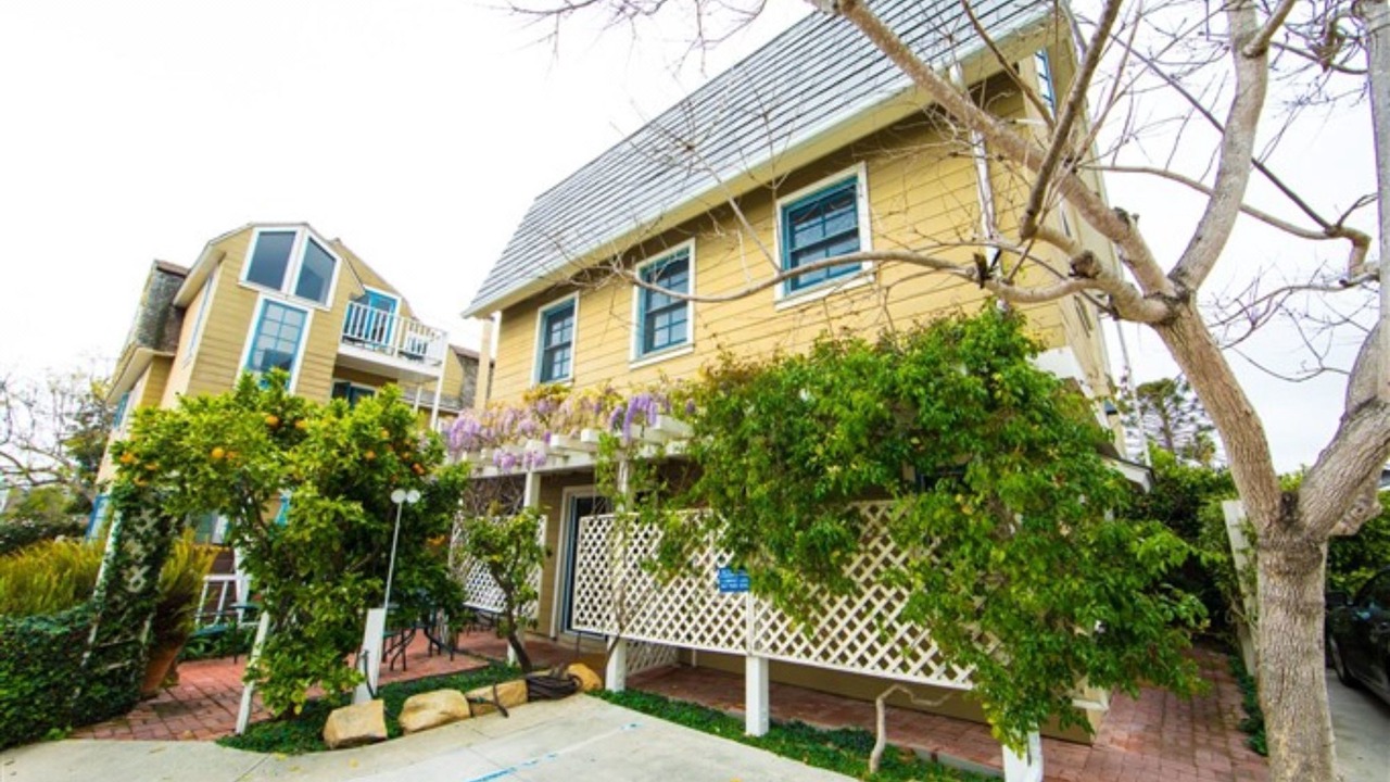 Photo of Buildings in Oak Park