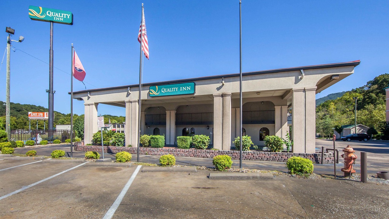 Photo of Buildings in Lookout Valley Neighborhood Association