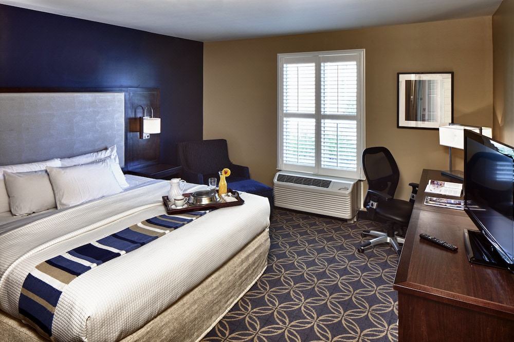 Photo of Bedroom in Lewis Center