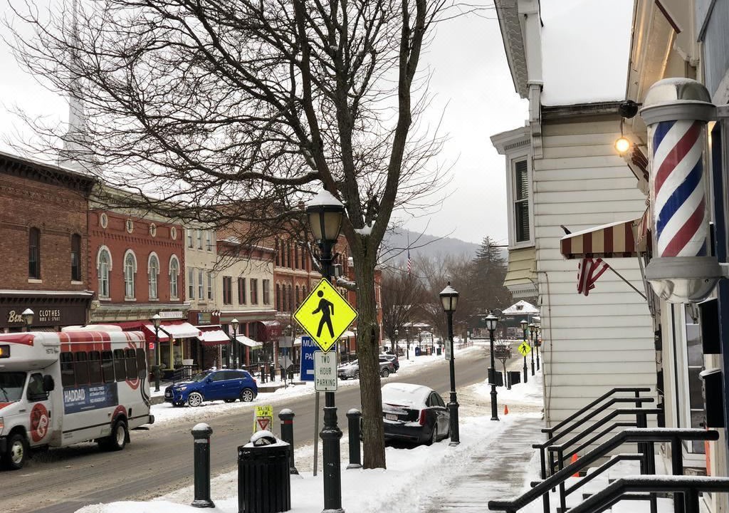 Photo of Others in Lee