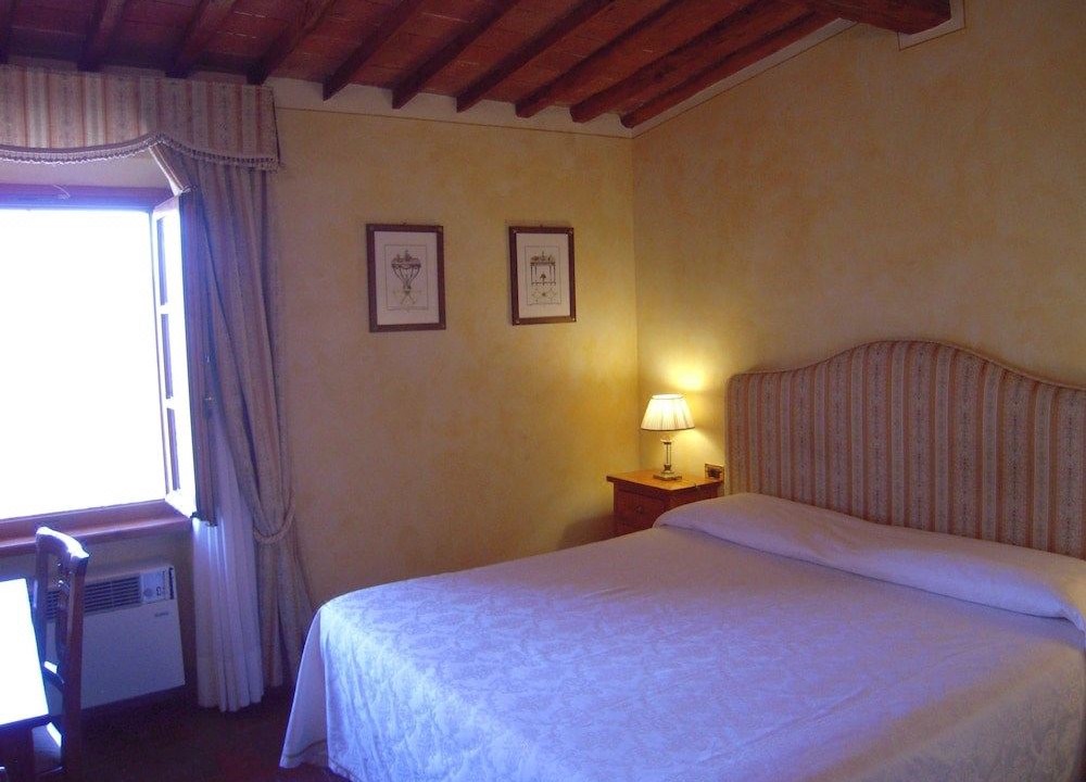 Photo of Bedroom in San Gimignano City Centre