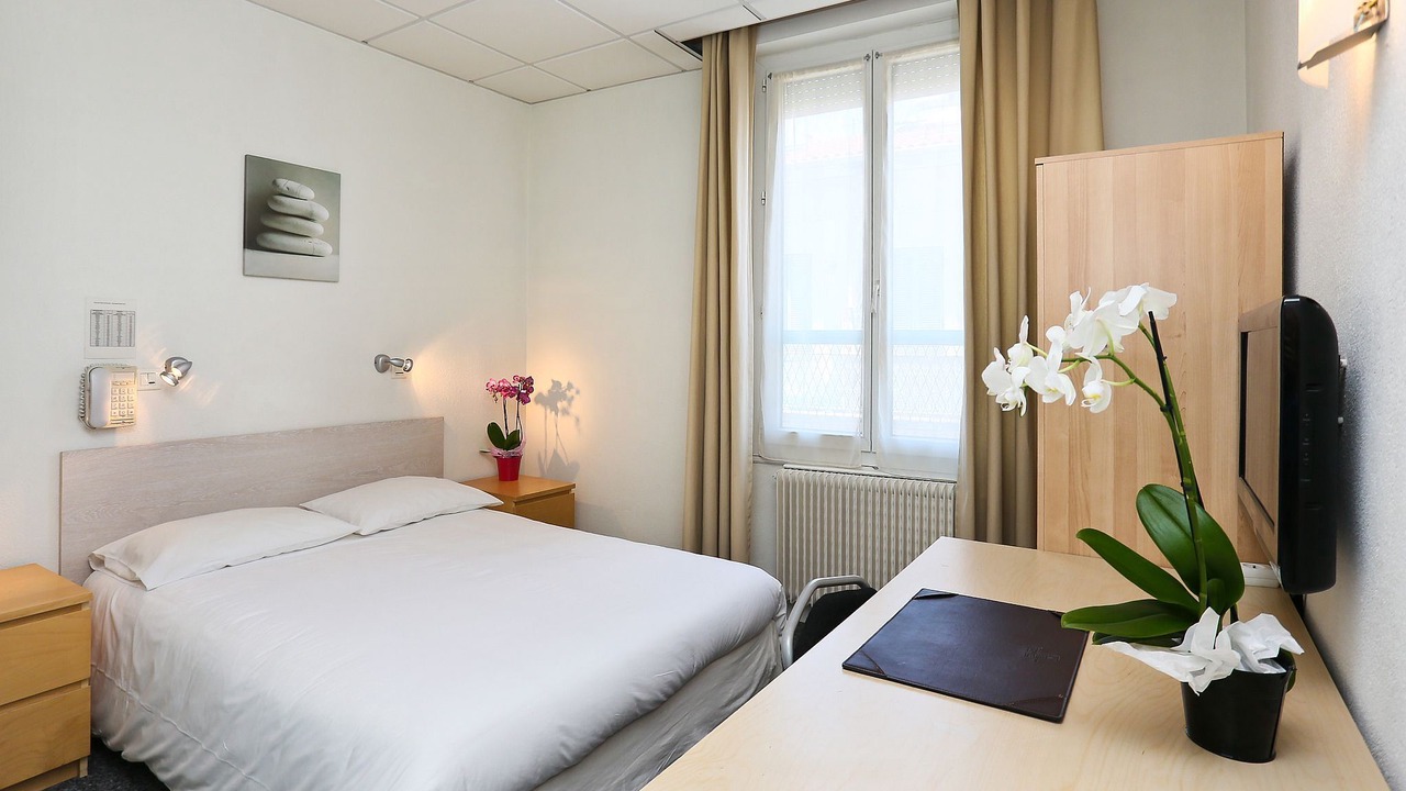 Photo of Bedroom in Cannes City Centre