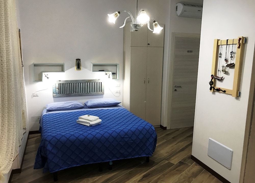 Photo of Bedroom in Crotone