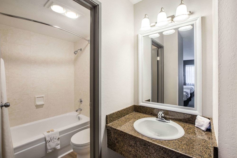 Photo of Bathroom in Paine Field-Lake Stickney