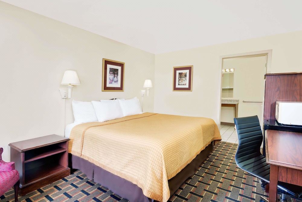 Photo of Bedroom in Valley Falls
