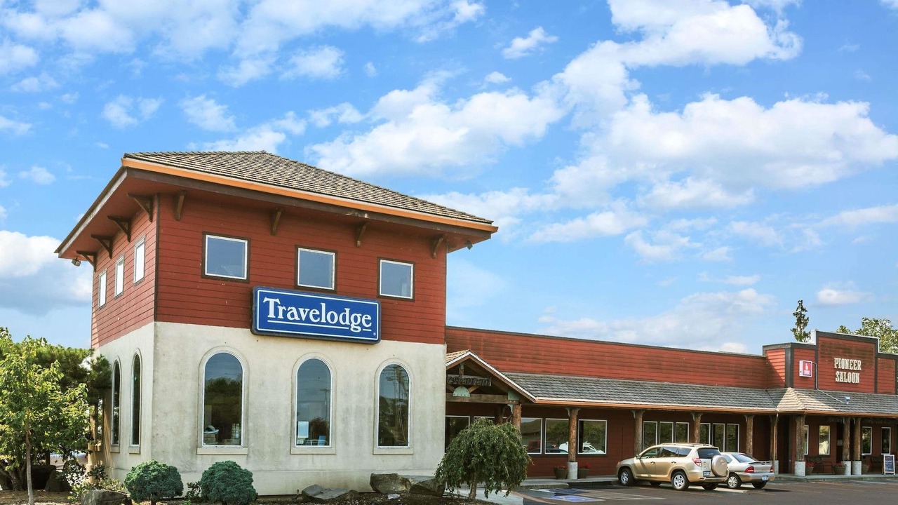 Photo of Buildings in Halsey