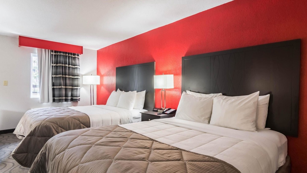 Photo of Bedroom in Russellville